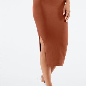 High-Waisted Ribbed Seamless Skirt
Color: Mahogany
Size: M